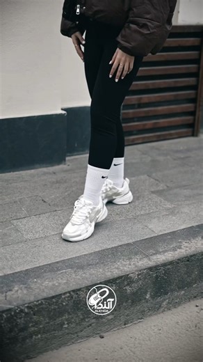 ‎کتونی|کفش|پوتین|صندل‎ on Instagram‎: "دو رنگ جدید و جذاب از نایک وی تو کی که حسابی ترند شده🤩 🔴برند : Nike v2k 🔴سایز : 37~40 🔴ساخت : Vietnam 🔴قیمت : عدد 28 رو کامنت کنین🙏 __AlendA__ 🟢خرید حضوری:شهسوار خیابان طالقانی روبروی بانک صادرات 🟢ساعت کاری : 9صبح تا 1و 4 بعداز ظهر تا 9 شب 🟢ارسال را.یگان به سراسر کشور 🟢سفارش دایرکت و واتس اپ09113943265 __AlendA__ #ویتوکی #v2k #استایل #رانینگ #نایک_جدید"‎