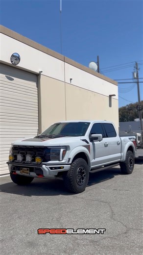 Finished up this Ford F-150 Raptor ️Air Lift LoadLifter 5000...
