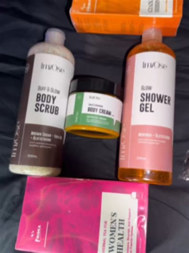 This routine is for people that want results but don’t have time for stress 😅 3 steps, that’s it: Glow Shower Gel Buff & Glow Scrub (especially knees, elbows, rough areas) Multi-Action Glow Body Cream That’s the difference between “I used cream” and “my skin looks taken care of.” Day {3/4} of the Whole-You Challenge and I’m already loving how soft my skin feels. If you want this set, check @myimiose (or DM them) 👀 @friskalife @myimiose @coochie_clean #WholeYouChallenge #FriskaXImiOse #Skincare
