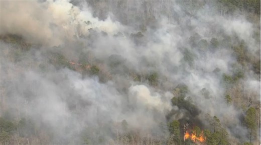 New Jersey Forest Fire Service crews battle wildfire in Vineland