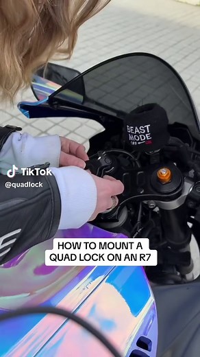 How to Mount a Quad Lock on an R7 Motorcycle: Step-by-Step Guide