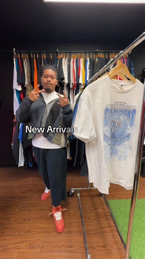 Exciting New Vintage Clothing Arrivals at Lostfindz!