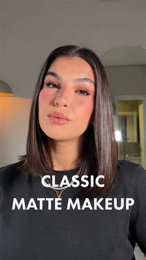 Faria essa make todo dia 💖🤌🏻 Usei : - hidratante com fps Hadalabo; - base mascavo 18c; - blindagem cataharine hill; - jelly grip aloe Vera spray essence; - eye serum vizzela; - bronzer cor 2 contém 1g; - eyeshadow primer Marykay; - paleta fand; - delineador líquido contem1g; - blush Catrice .; - corretivo Kiko Milano; - fixador vizzela; - pó easy bake duo cherry blossom Huda beauty; - pó translúcido Catrice ; - lip butter mascavo cor French vanilla #asmr #asmrmakeup #grwmmakeup #maquiagemdodi