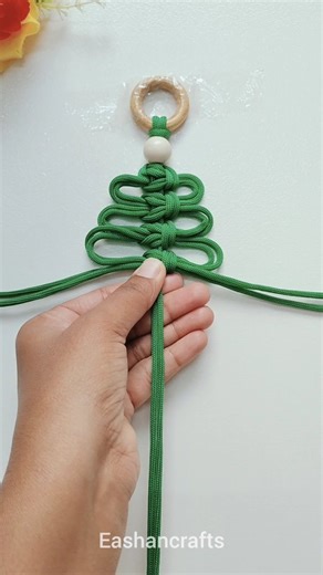EASHANCRAFTS on Instagram: "Easy Christmas Decoration Ideas ✨🎄 DIY Christmas Tree 🎄 #reels #christmasdecor #christmastree #craft #diy #ideas #explorereels #foryouシ゚ #makramee #macrame #explorepage"