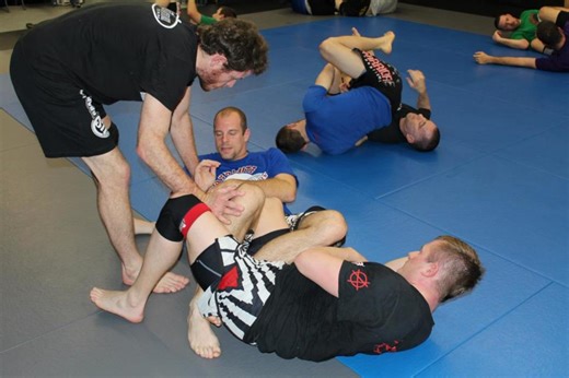 Leglocks From the Knee-Cut Guard Pass Position