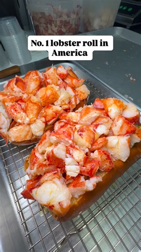 Royal Lobster LA on Instagram: "Come taste the No. 1 lobster roll in America! 🦞🦞 📍 4450 Beverly Blvd, Los Angeles, CA 90004 📍 9533 Santa Monica Blvd, Beverly Hills, CA 90210 📍 2250 Kalākaua Ave LL102, Honolulu, HI 96815 #royallobster #lobster #lobsterroll #seafood #fresh"