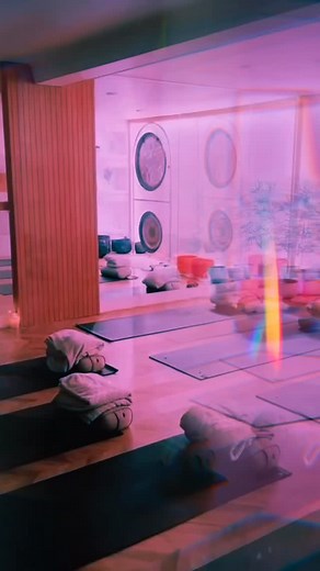 My favourite thing about sound healing- the connection and unity- creating a community 🥰 And that’s what Self Care Sundays are all about! We have an amazing session lined up for tomorrow! We’ve been working through the chakras gradually in between equinoxes and solstices and I’ve been soooo looking forward to this one- the third eye. We have a serious abundance of treats on offer and I love the sessions that include a special crafting activity 👩‍🎨 This Sunday has sold out but our next and las