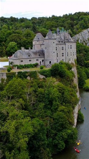 Château de Walzin 🏰🌿🇧🇪