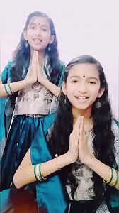 So divine and pure🙏🔥✨ Diya and Jiya Jha singing sisters "Mahishasura Mardini Stotram" by twin sisters😍 | La Musica