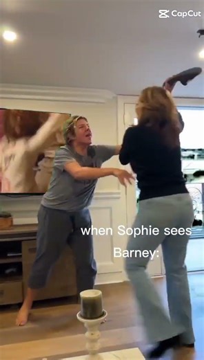 DIE BARNEY! #barneythedinosaur #kill