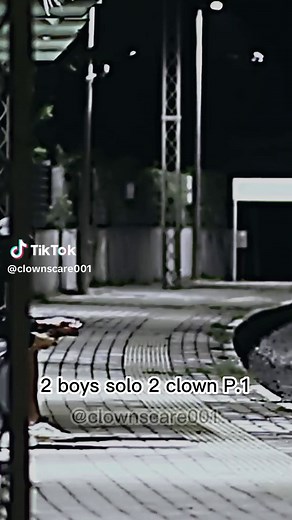 2 Boys vs 2 Clown P.1 #foryou #fyp #clown #scary #killerclown #halloween