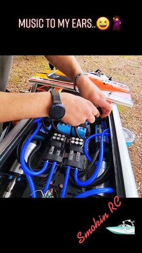 No sound needed😎✊️... #smokinrc #fun #big #boat #new #fast #rc #hobby #family #tfl #genesis