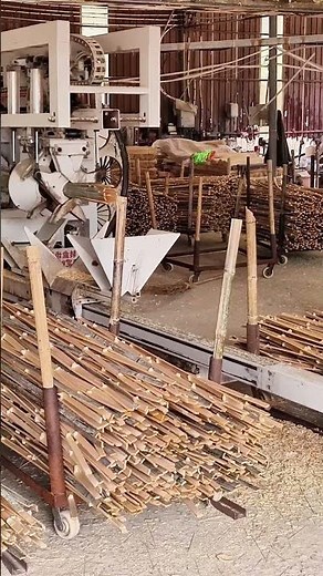 Automatic bamboo splitting machine