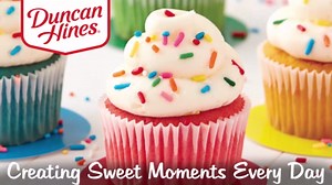 Duncan Hines Classic Yellow Cake Mix, 15.25 oz. - Walmart.com