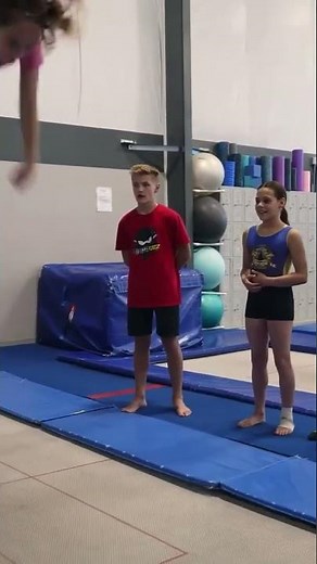 How many jumps can she do without falling? 🤸🏻‍♀️ Gymnastics challenge #sports #ninja #shorts
