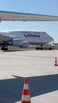 And that's exactly why there are oxygen masks for emergencies on airplanes✈️ #pilot#airplane#cockpit