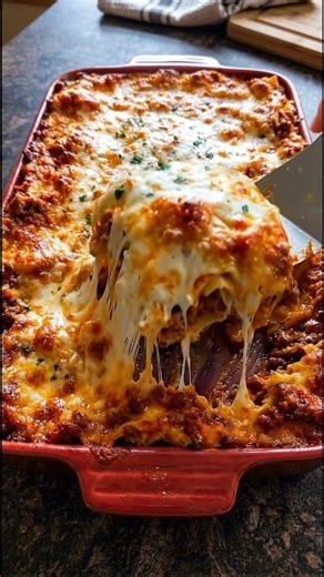 🧀🍝 Cheesy Baked Lasagna | Classic Italian Comfort Food Dinner Recipe Everyone Loves 🔥
