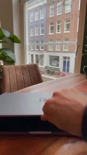 Alan Ayoubi on Instagram: "Text mirror scroll animation in @framer If you want to use framer for free comment “framerx” and I will send you the link. #graphicdesign #design #webdesign #framer"