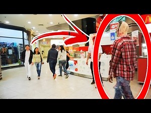 INVADIMOS UM SHOPPING VESTIDOS DE ZUMBI!