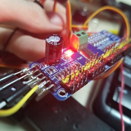 Arduinoで複数のサーボモータを制御する [PCA9685] - 自由研究をします。