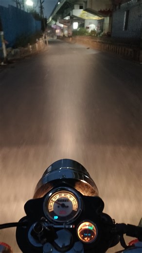 Royal Enfield Original Sound | Night Ride Varanasi Kent Road #shortvideo #royalenfield #viralvideo