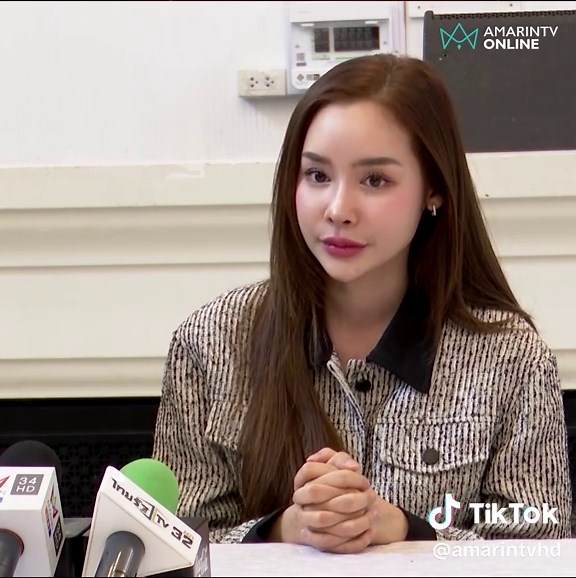 ฟ้าบาร์บี้ มิสแกรนด์เชียงใหม่ 2025 เล่าละเอียดยิบกรณี ตำรวจรุมตื้บทหารอากาศบาดเจ็บสาหัสโคมา เผยไรเดอร์วิ่งเข้ามาช่วยแต่ดันซวยซ้ำ#ฟ้าบาร์บี้#ทหารอากาศ#ตำรวจรุมยำ#เรื่องร้อนอมรินทร์#AmarinTV#amarintvonline#ข่าวอมรินทร์ออนไลน์#ข่าวด่วนTikTok#ข่าวTikTok#TikToknews