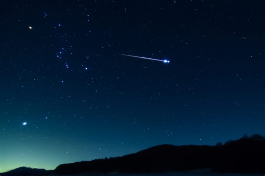 星になれなかった“失敗した銀河”　ハッブルが史上初めて捉えた理論上の存在「クラウド・ナイン」とは | IT・科学 ねとらぼ