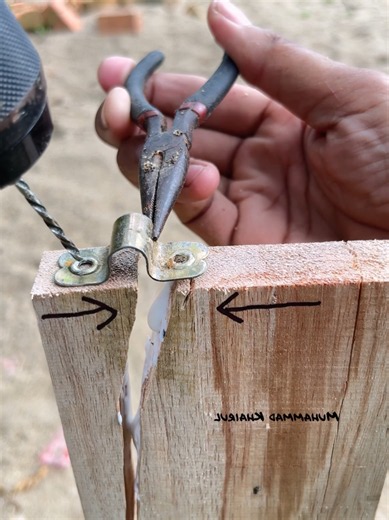 Real woodworking is all about precision, control, and understanding how every cut and connection works. From accurate measuring and angle marking to shaping, fastening, and fitting wooden pieces together, these techniques reveal the practical skills that make carpentry cleaner and more efficient. Smart jigs, simple measuring methods, reliable woodworking tools, and carefully planned joints can turn a difficult task into a smooth and repeatable process. Every cut has a purpose, every measurement 
