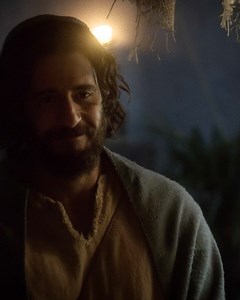 Matthew validates Simon's claims with Praetor Quintus, Nicodemus investigates the miracle reported in the Red Quarter, and Mary receives surprise guests at her Shabbat dinner. Watch episode 2 of 𝘛𝘩𝘦 𝘊𝘩𝘰𝘴𝘦𝘯. | Angel