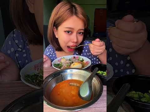 Myanmar Mohinga Eating show မုန့်ဟင်းခါးတူတူစားကြမယ်