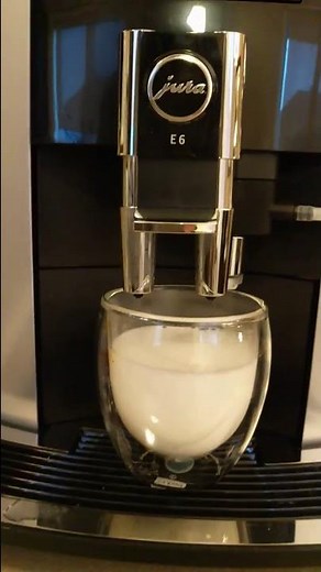 Jura E6 Cappuccino