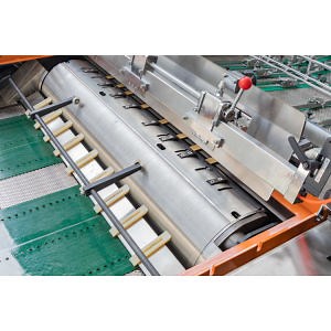 [Hot Item] Spot UV Processing Machine Paper Label Printing Machine for Cigarette Wine Cosmetics Gift Medicine Food Packing Packaging