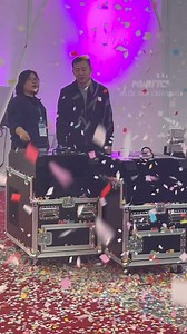 Color Paper Spraying Paper Cutter，do you want? #studiolighting #lightingeffects #ledlightinstallation #adjustablespotlight #professionallighting #stagelighting #lightdemonstration #homelighting #brightnesscontrol #energyefficientlighting #creativelighting #photographylighting #videoproductionlight #eventlighting #lightingsetup #indoorlighting #ledzoomspotlight | Blue Sea Pro Stage Light