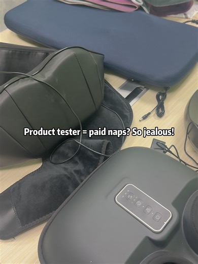 Product tester = paid naps? So jealous! #lunchbreak #eyemassager #heatingpad #selfcarefirst #relaxandunwind #reliefrx #reliefrxcare