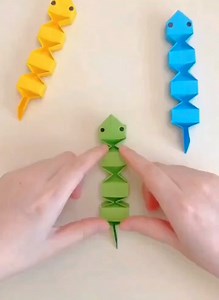 Origami Snake😍 #DIY #origamiart #Handcrafted #OrigamiDay #origamifun #origami | Everything Origami
