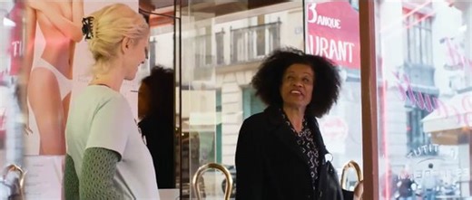 Elle l'adore