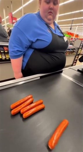 He wants to buy the hotdog individually #Hotdog #Shopping #Cashier #Viral #ibuypower