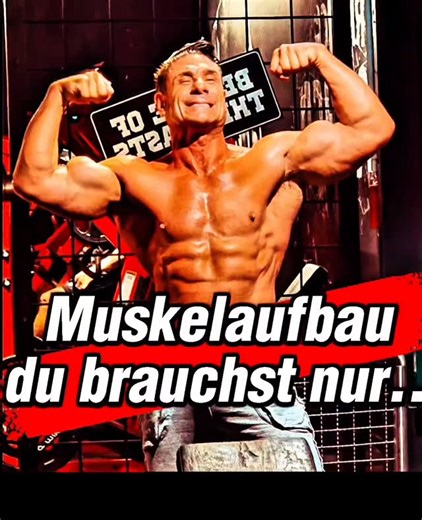 Sascha Mühle | Coach & Experte on Instagram: "Früher hat man anders trainiert. Und ehrlich gesagt: besser. Keine 15 Übungen. Keine endlosen Sätze. Kein Zirkus. Man hat den Körper so trainiert, wie man einen Menschen auch betrachtet: von oben nach unten. 👉 Erst Rücken (Latzug, Klimmzüge, Rudern) 👉 Dann Drücken (Flachbank, Schrägbank, Schulterpresse) 👉 Zum Schluss Beine (Kniebeuge oder Beinpresse) Jeweils eine Übung. Vorher aufwärmen. Dann ein Satz – all in. 5–8 Wiederholungen für den Oberkörpe