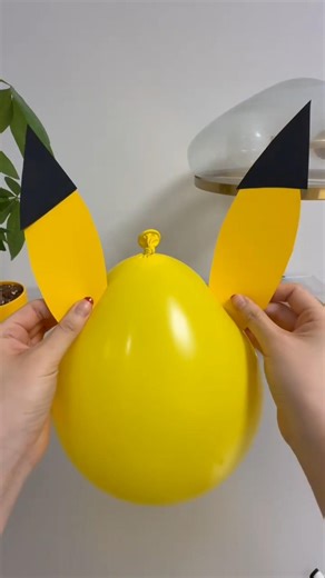 How IShowSpeed Makes a Pikachu Balloon