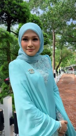 Thor & Thira on Instagram: "Alhamdulillah. Semoga Allah SWT sentiasa memberkati & melindungi perkahwinan @errafazira & @ezwanzain. Aamin Ya Rabbal Alamin 🤲🏼 Tudung : Bawal Erra dari @aarla.bawalexclusive Busana : @mankajang29 Make up : @mimieromyza"