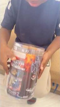 Unboxing 100 Toy Soldiers! Little Hero Opens a Huge Army Men Set 🎁💥