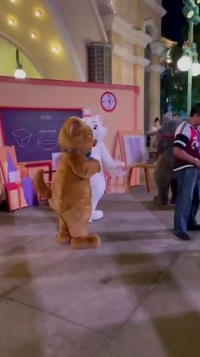 Aristocats at Grad Nite // Disney California Adventure