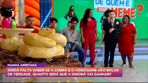 Vivi Cakes, que faz bolos idênticos a objetos, participa do Hora de Desafio no Faro: famosos tentam adivinhar qual item é um bolo de verdade! 😋 Foi delicioso! | Hora do Faro