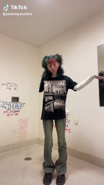 Styling New Jeans for Every Occasion