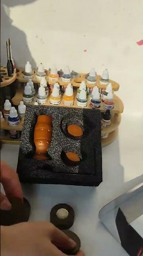 Stop Dropping Your Miniatures 🎨 #miniaturepainting #goldenmaple #paintingtools