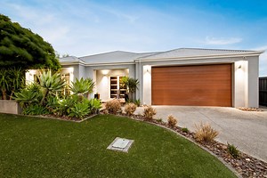 Sold House 19 Pioneers Crescent, Pakenham VIC 3810 - Dec 23, 2020
