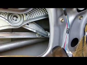 How to remove a window regulator on a Toyota Yaris 1