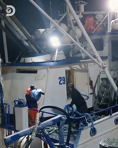 Eager to offload his crab as quickly as possible, Sig Hansen joins the race to Dutch Harbour. #DeadliestCatch | Discovery Channel Australia