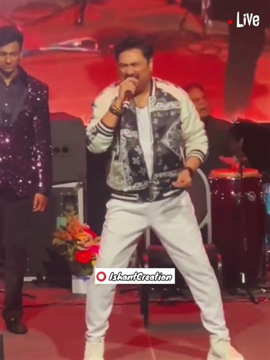 Wait for the crowd's reaction... Kumar Sanu is Legend! 🎤🔥 #shorts #kumarsanu #aashiqui