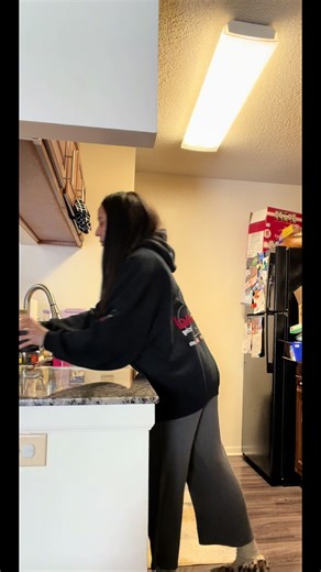 This countertop will no longer be the mail Drop zone I’m tired of it 😭 Also I’m not wasting water I’m just thawing my bacon #momtok #sahm #cleaning #junkdrawer #reset